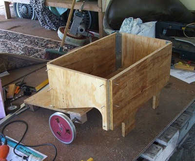 Blade carver frame